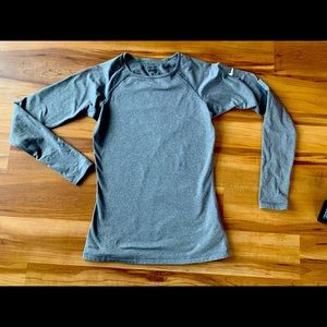 Women’s S Nike Pro shirt
